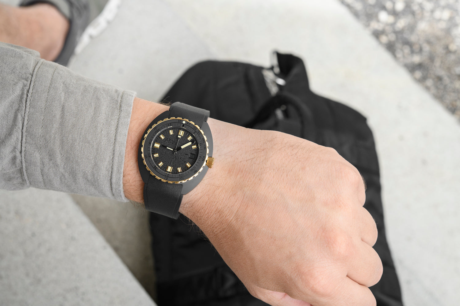 Doxa SUB 300 Beta Sharkhunter Watch 830.20.101.20 Image 8