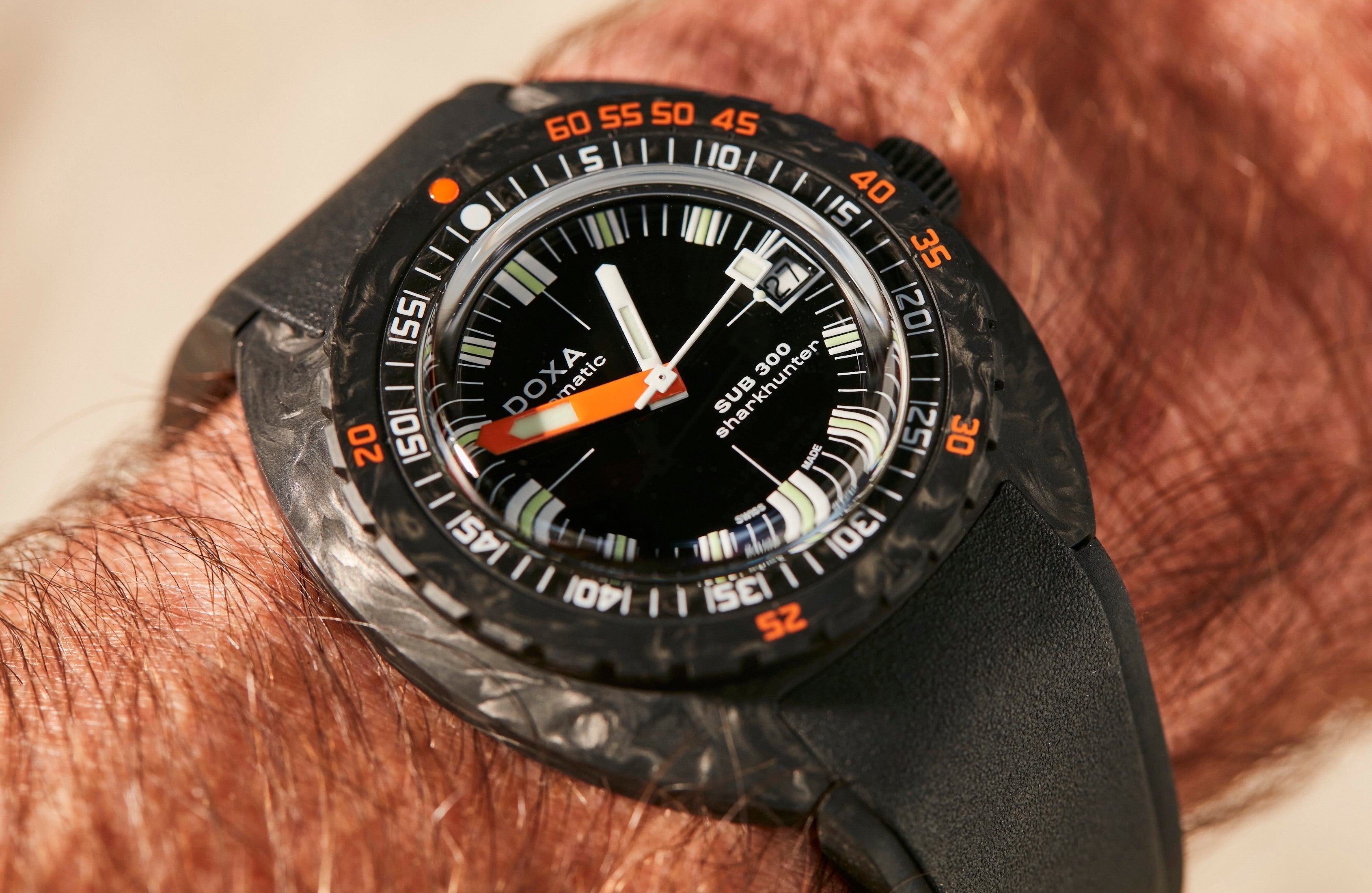 Doxa SUB 300 Carbon COSC Sharkhunter Rubber Watch 822.70.101.20 Image 7