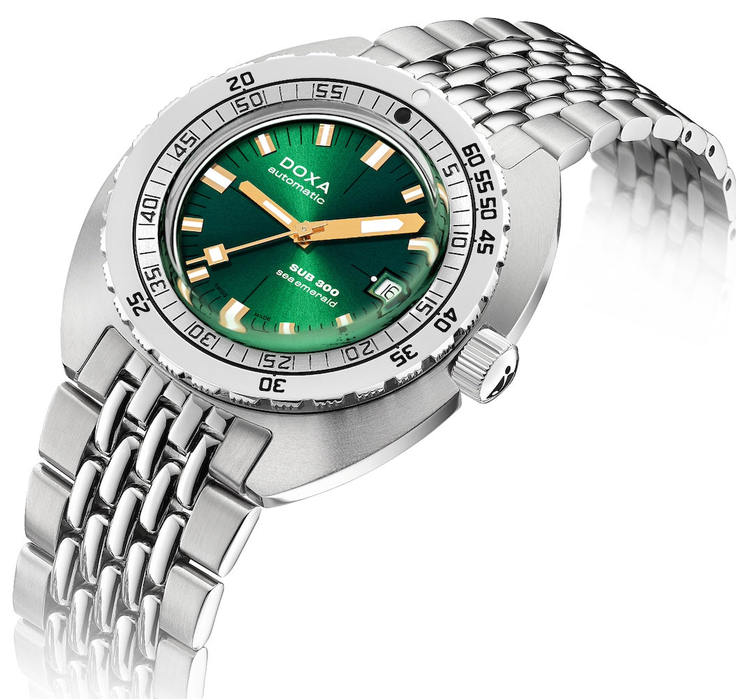Doxa SUB 300 Sea Emerald Bracelet Watch 821.10.131.10 Image 2