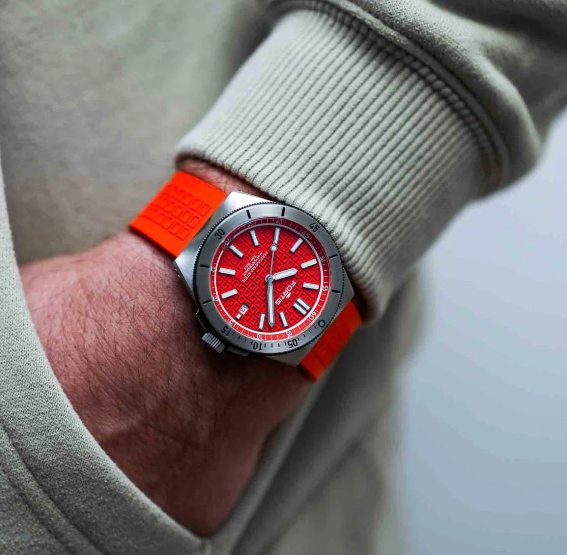 Fortis Marinemaster M-40 Amber Orange Watch F8120024 Image 3