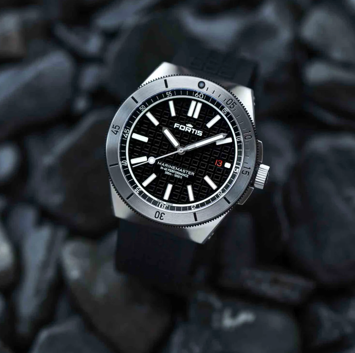 Fortis Marinemaster M-40 Gravity Black Watch F8120026 Image 2