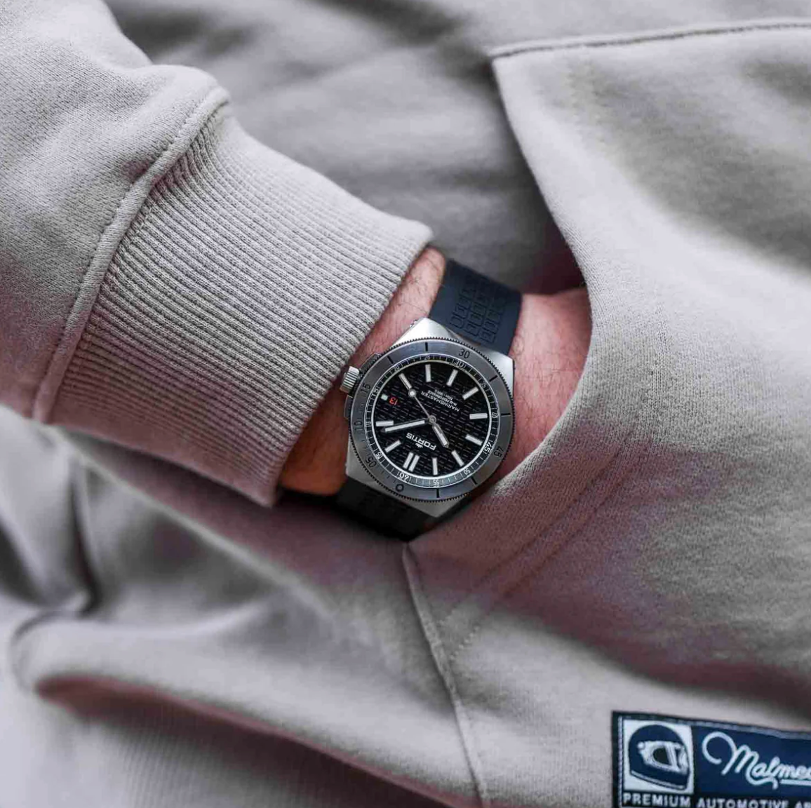 Fortis Marinemaster M-40 Gravity Black Watch F8120026 Image 4
