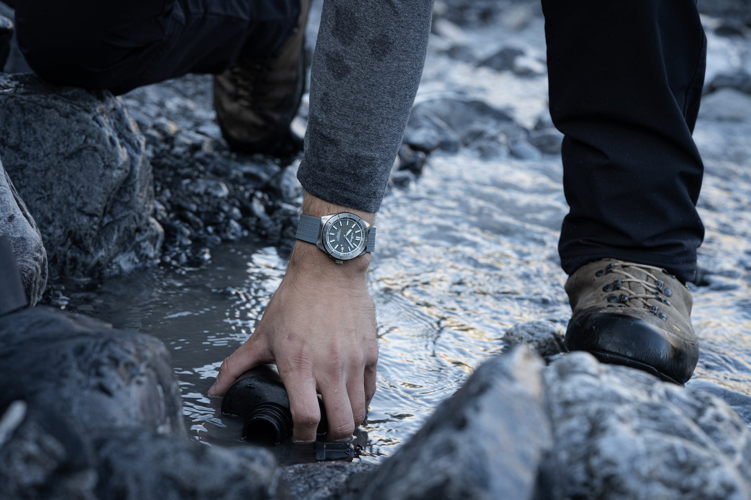 Fortis Marinemaster M-40 Rockstone Gray Watch F8120005 Image 11