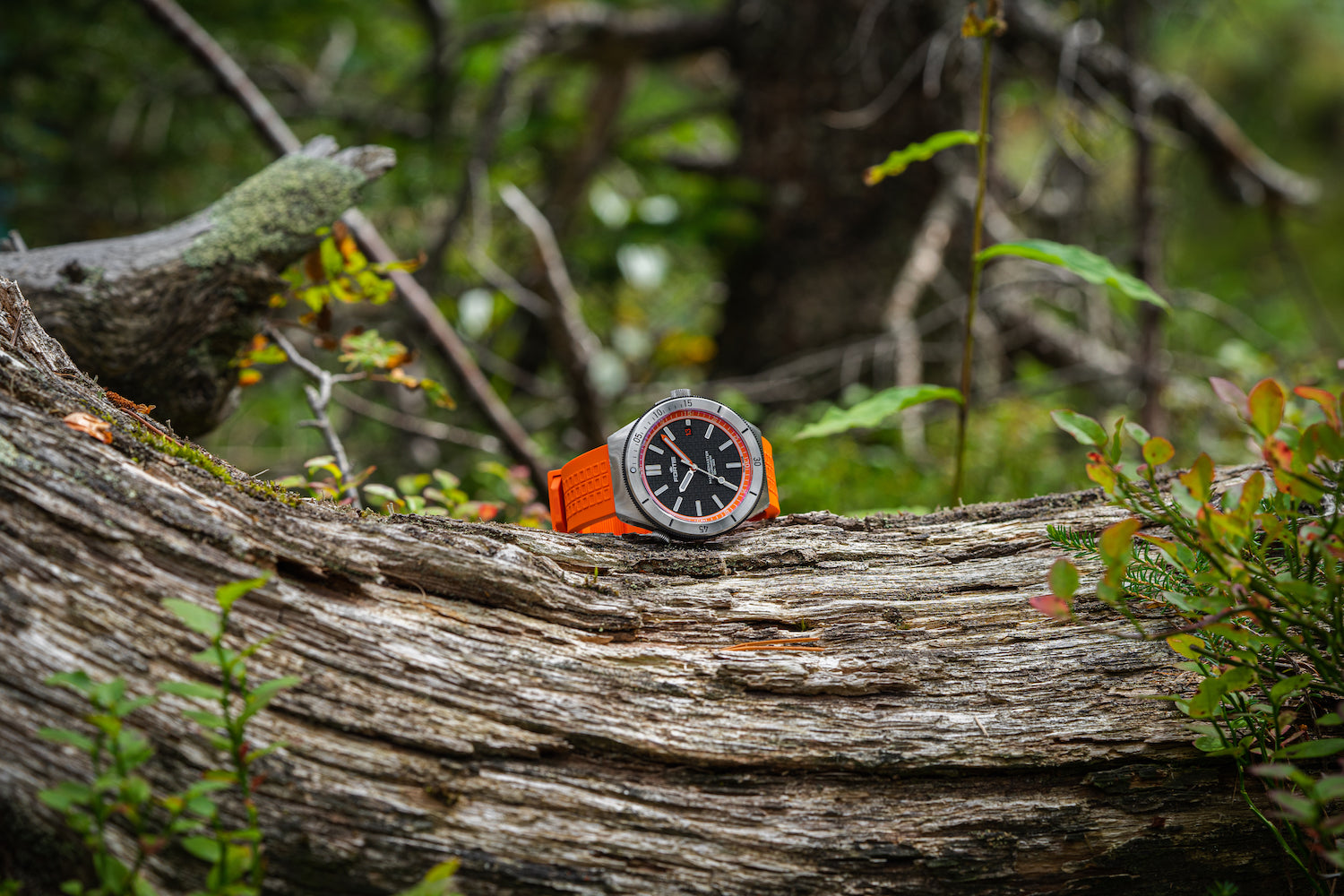 Fortis Marinemaster M-44 Amber Orange Watch F8120013 Image 10