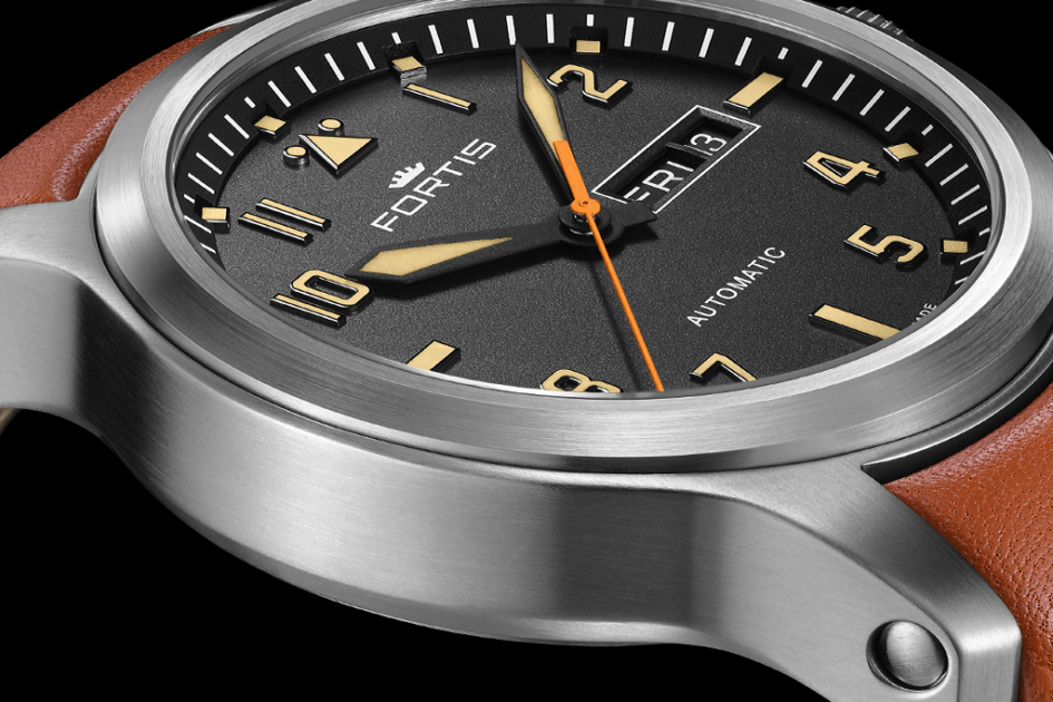 Fortis Watch Aeromaster Old Radium Day Date D F4020009 Image 6