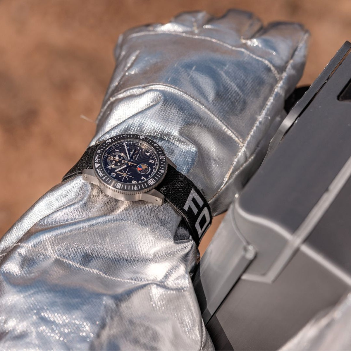 Fortis Watch Novonaut N-42 Amadee 24 Limited Edition F204001 Image 3