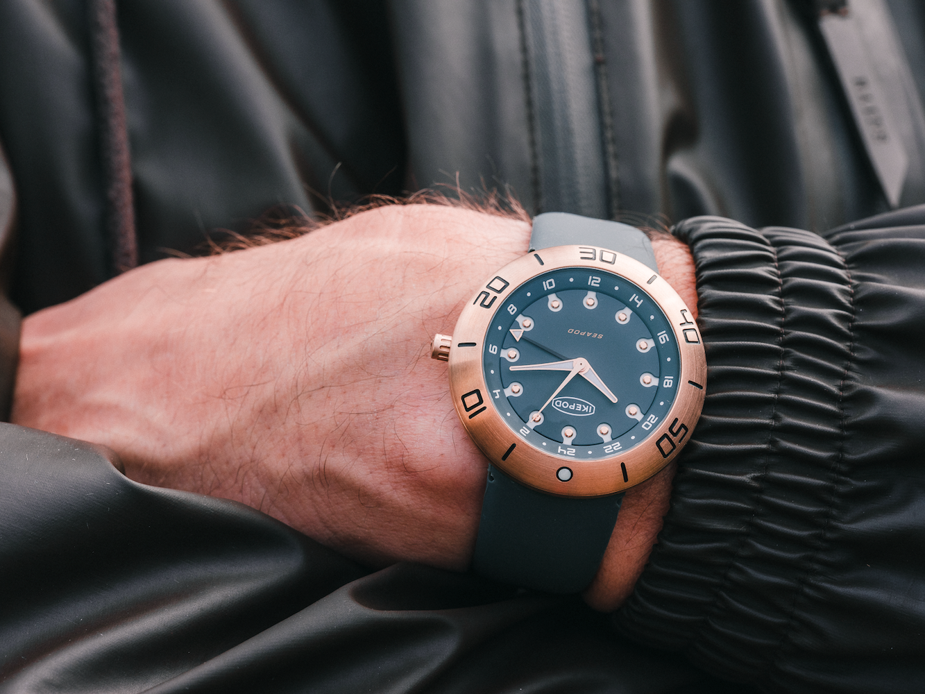 Ikepod Seapod S004 GMT Bronze Archi Grey Limited Edition Watch S004 ARCHI GREY Image 2