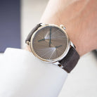 louis-erard-le-regulateur-louis-erard-x-atelier-oi-limited-edition-watch-85237aa53-bva33