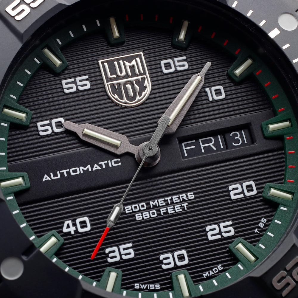 Luminox Master Carbon Seal 3860 Series Automatic Watch XS.3877 Image 6