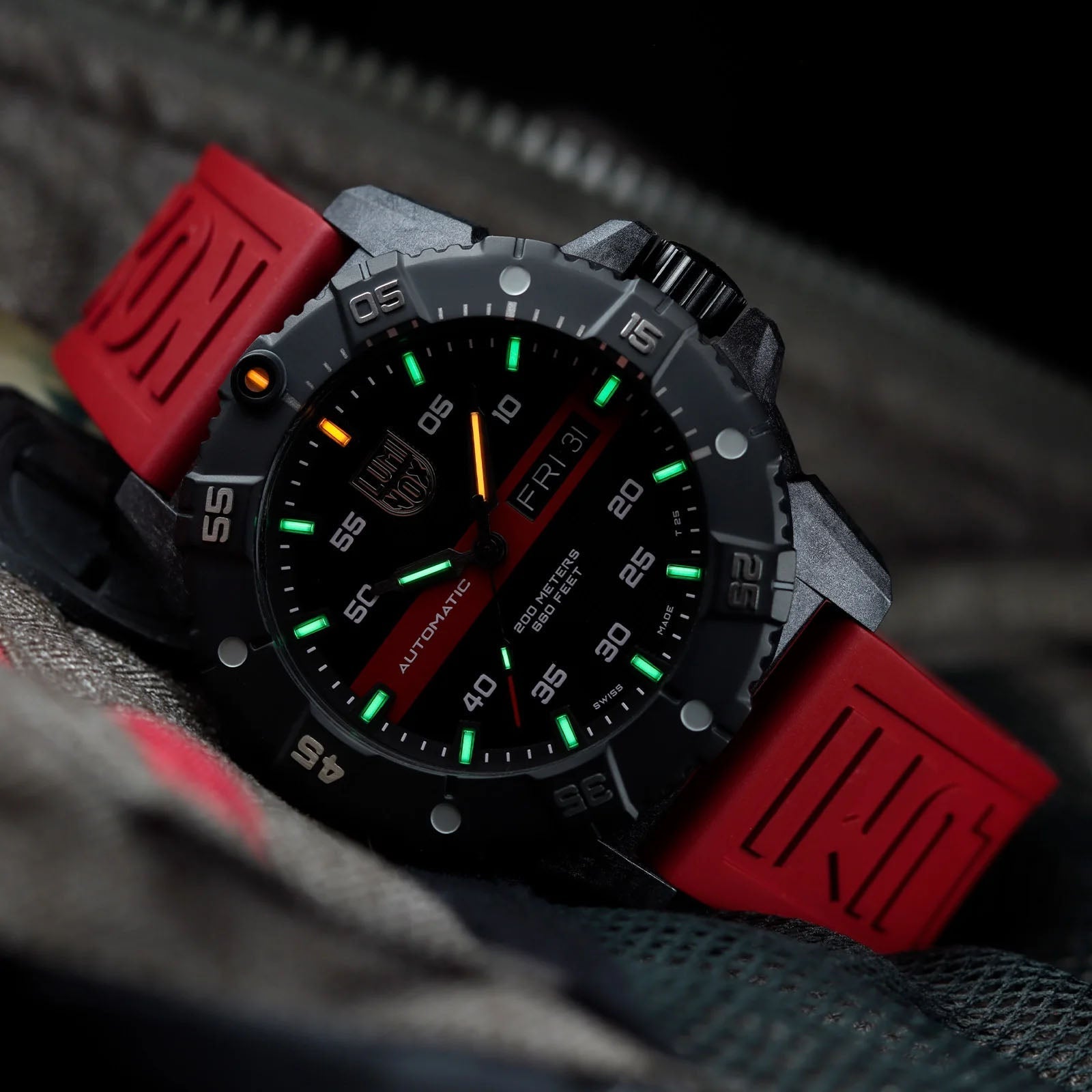 Luminox Master Carbon Seal 3860 Series Limited Edition XS.3876.RB Image 7