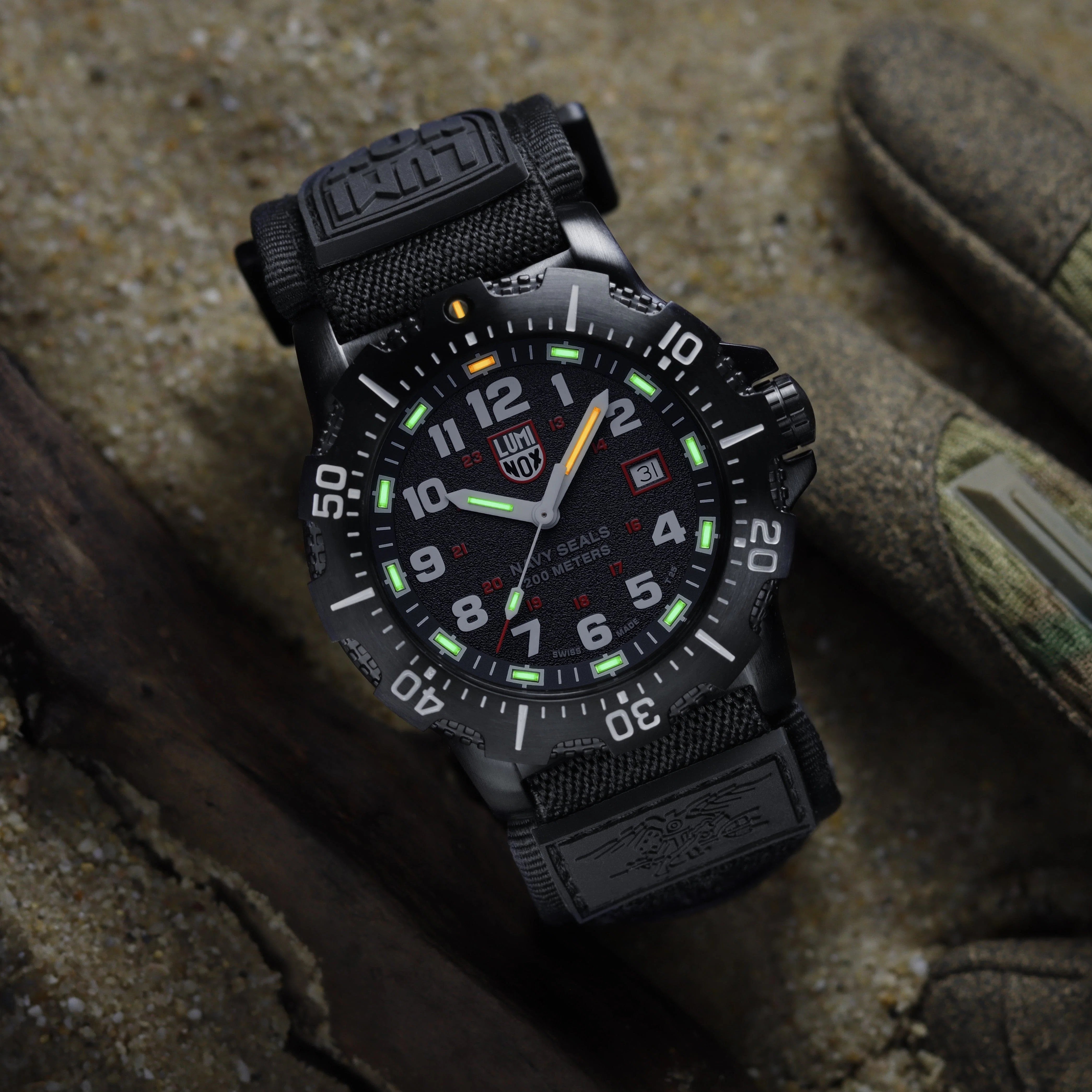  luminox-navy-seal-4230-series-watch-xs-4231-2-image