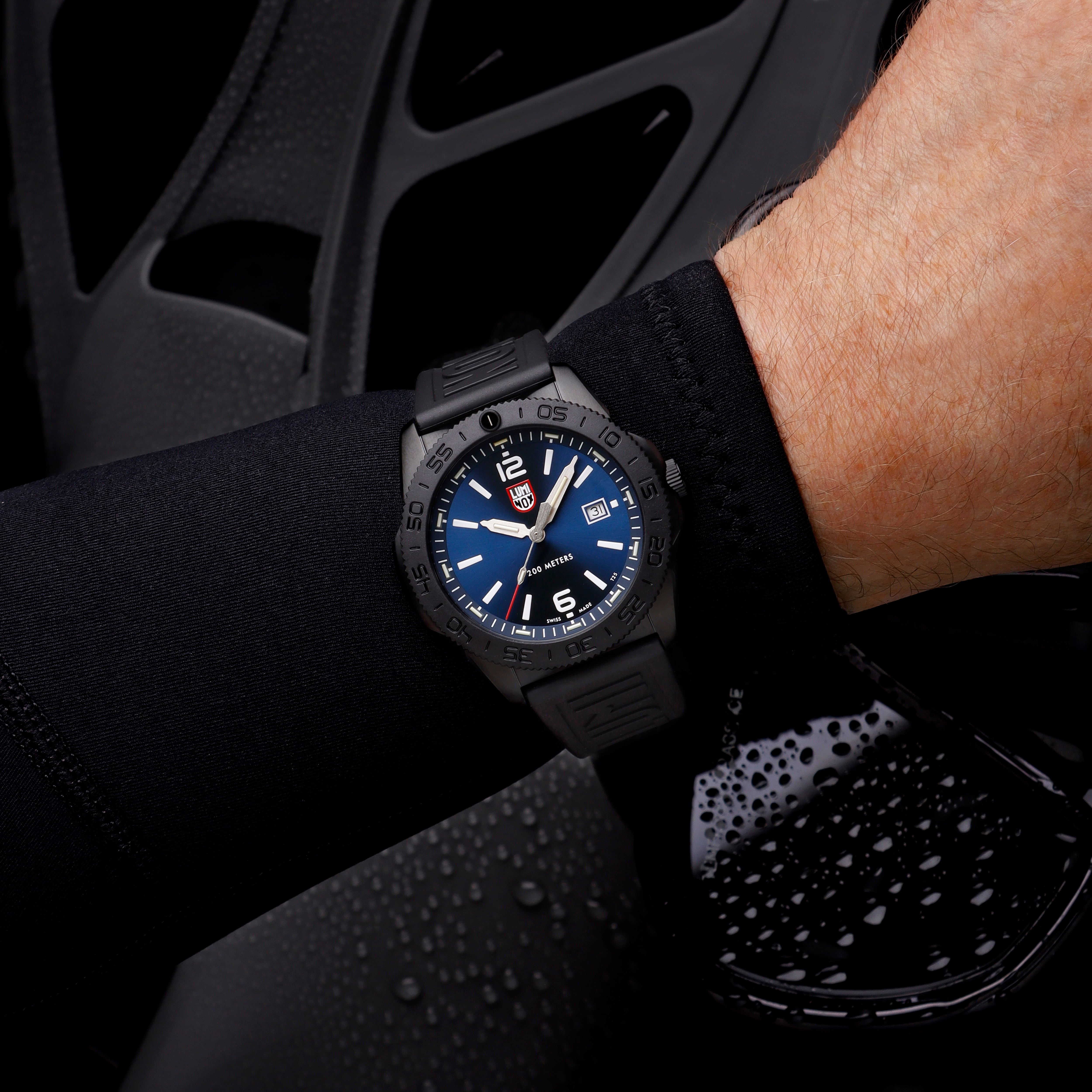 Luminox Pacific Diver Black Steel Blue 3120 Series Watch XS.3123.B Image 2