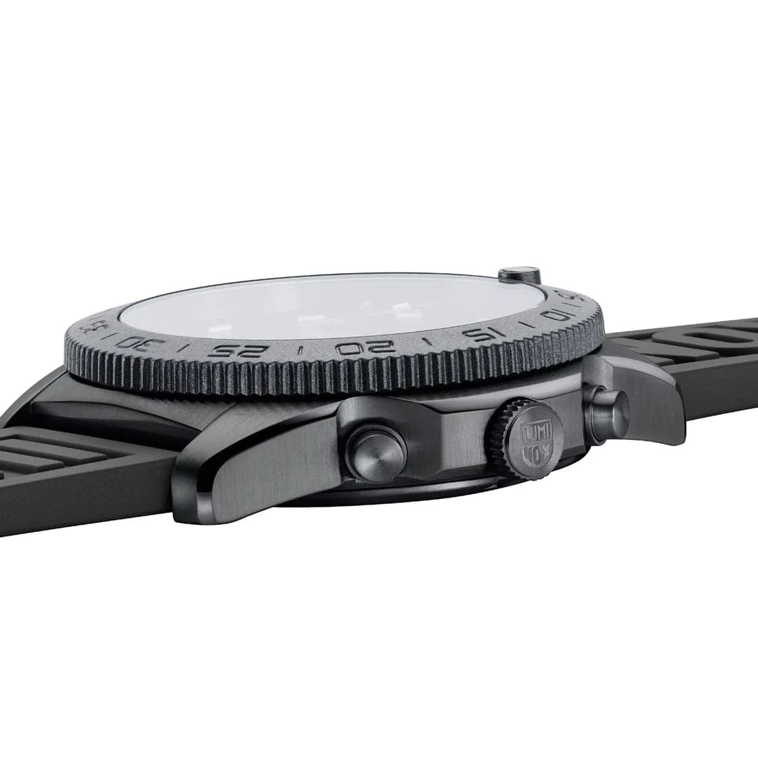 Luminox Pacific Diver Chronograph 44mm 3140 Series Blackout Watch XS.3141.BO.1.SET Image 6