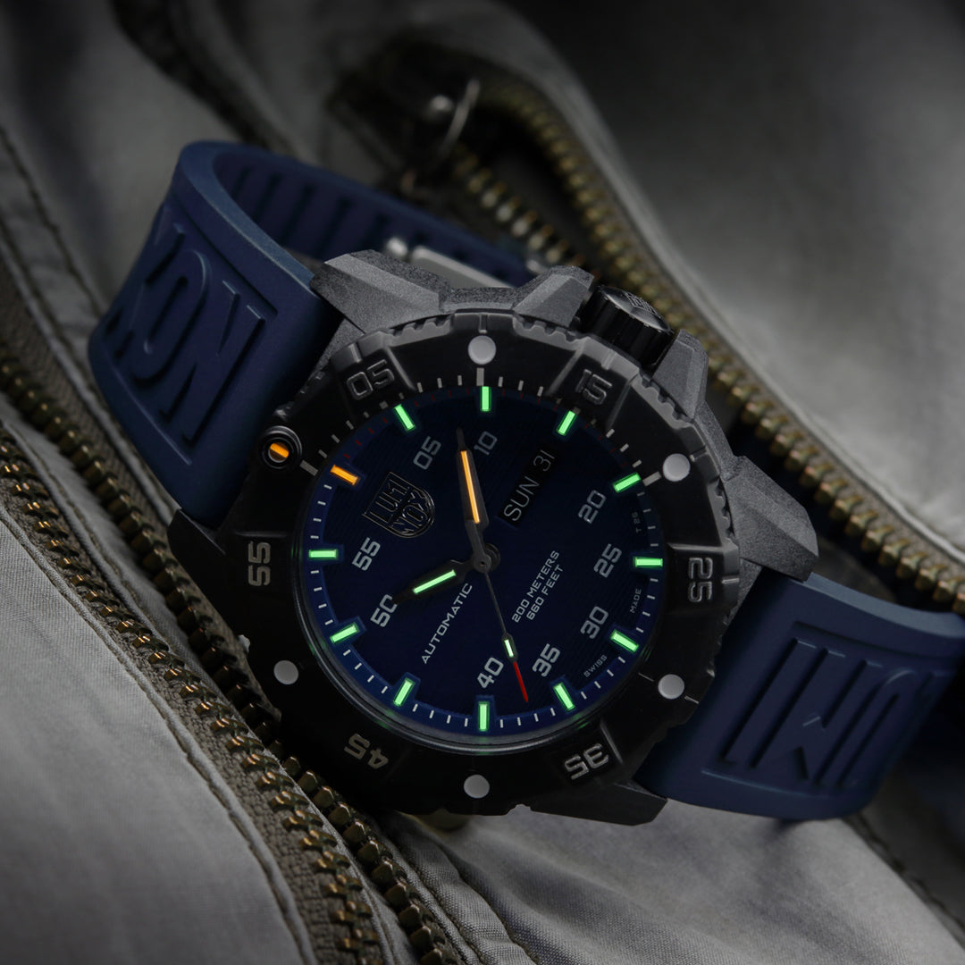 Luminox Sea Master Automatic Carbon Seal 3800 Series Watch XS.3863 Image 8