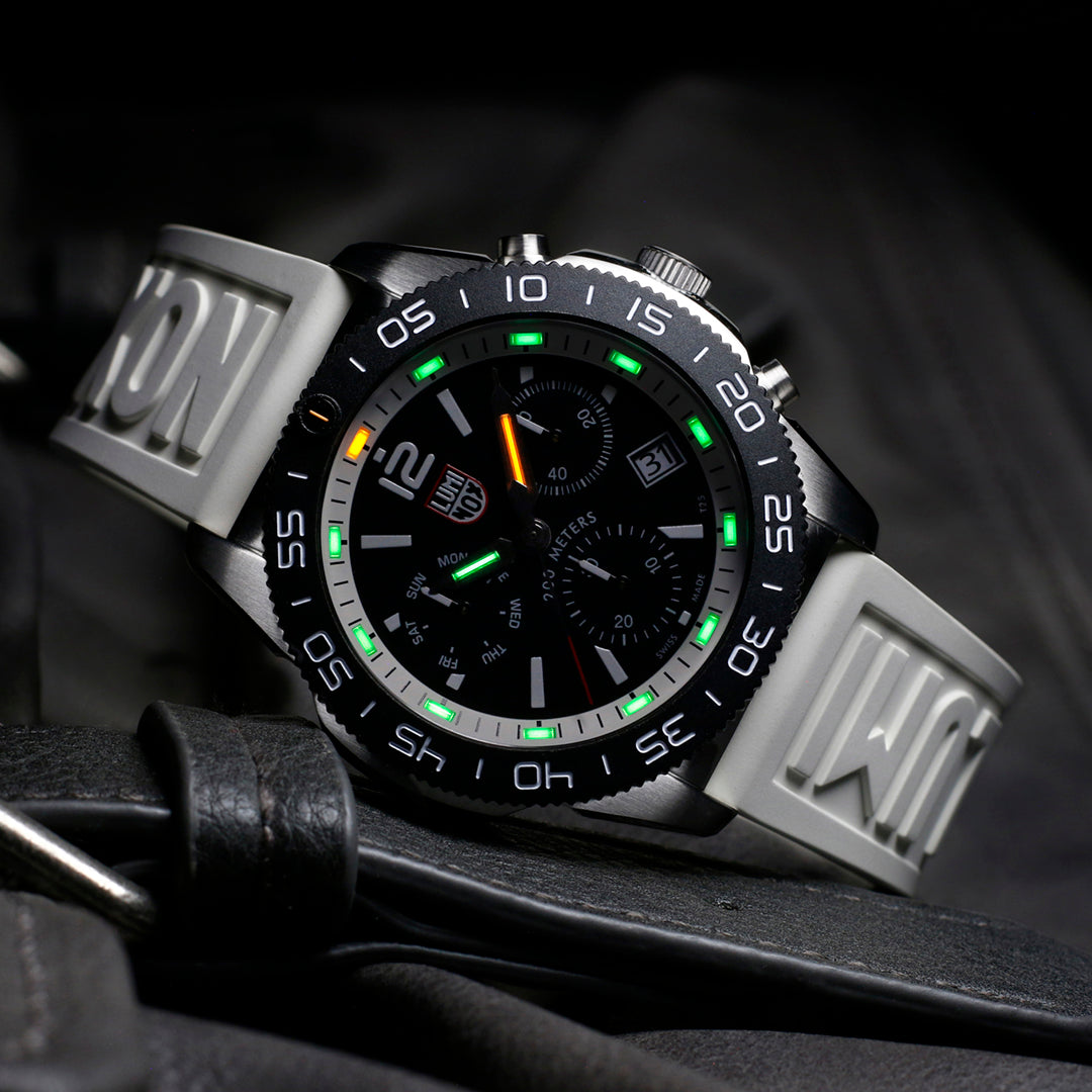 Luminox Sea Pacific Diver Chronograph 3140 Black White Watch XS.3141 Image 10