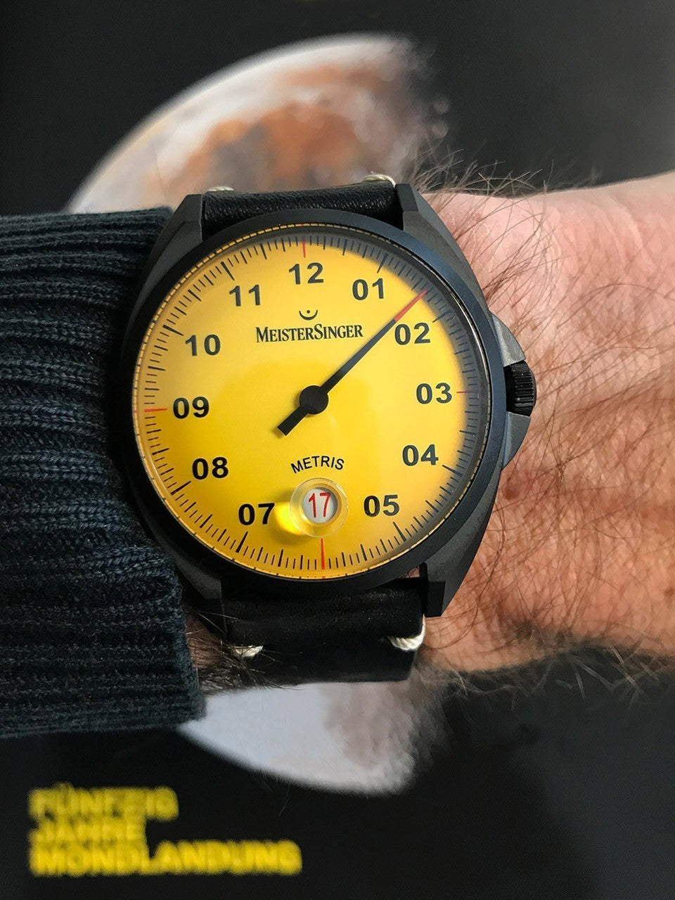 Meistersinger Watch Metris Black Line Edition Mellow Yellow ME905BL Image 3