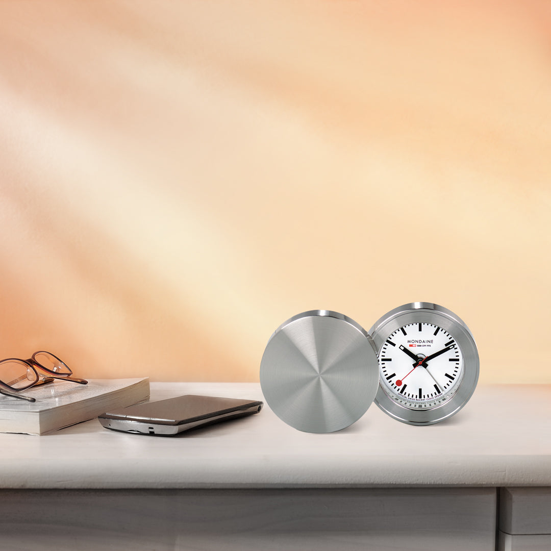 Mondaine Clock Table and Alarm Watch MSM.64410 Image 3