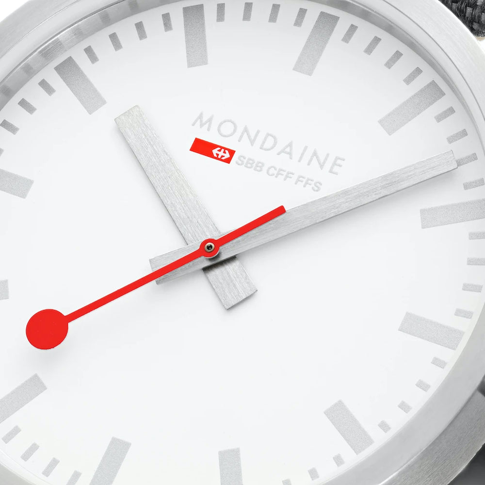 Mondaine Watch Classic Mens A660.30360.17SBB Image 4