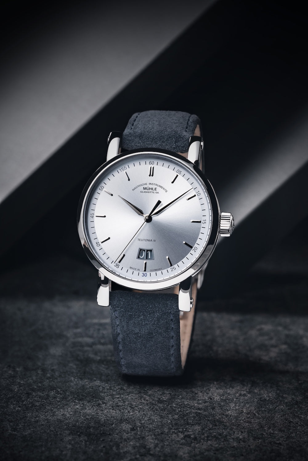 Muhle Glashutte Teutonia IV Big Date Limited Edition Watch M1-44-72-1994-LB-V Image 3