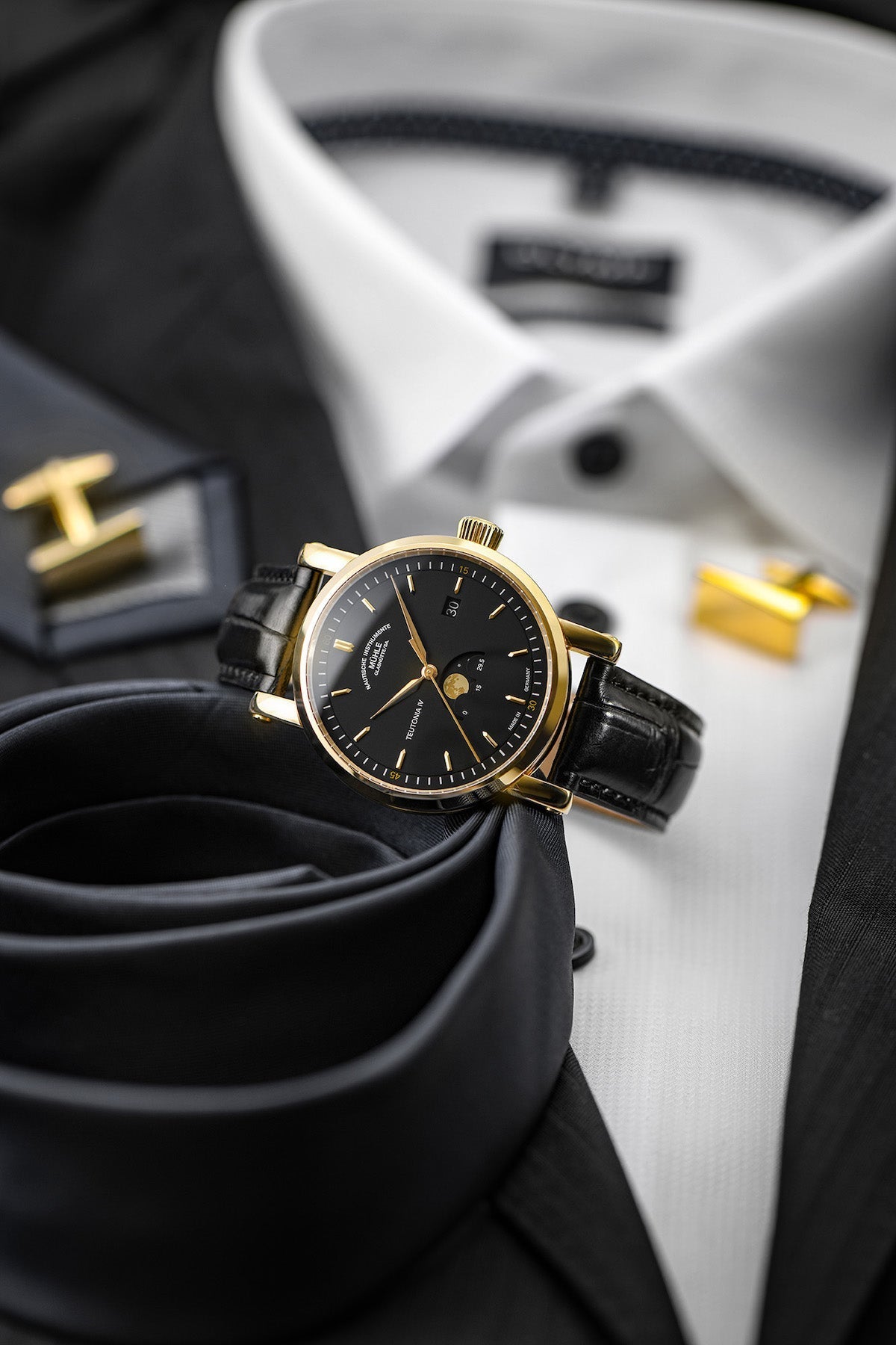 Muhle Glashutte Teutonia IV Moonphase Gold Limited Edition M1-44-03-750-LB Image 3