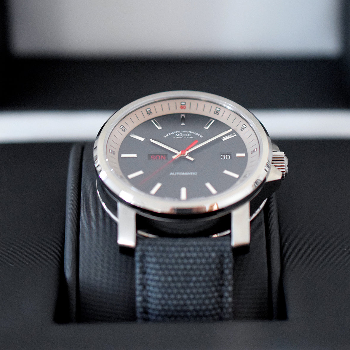 Muhle Glashutte The 29er Tag Datum Watch M1-25-34-NB Image 5