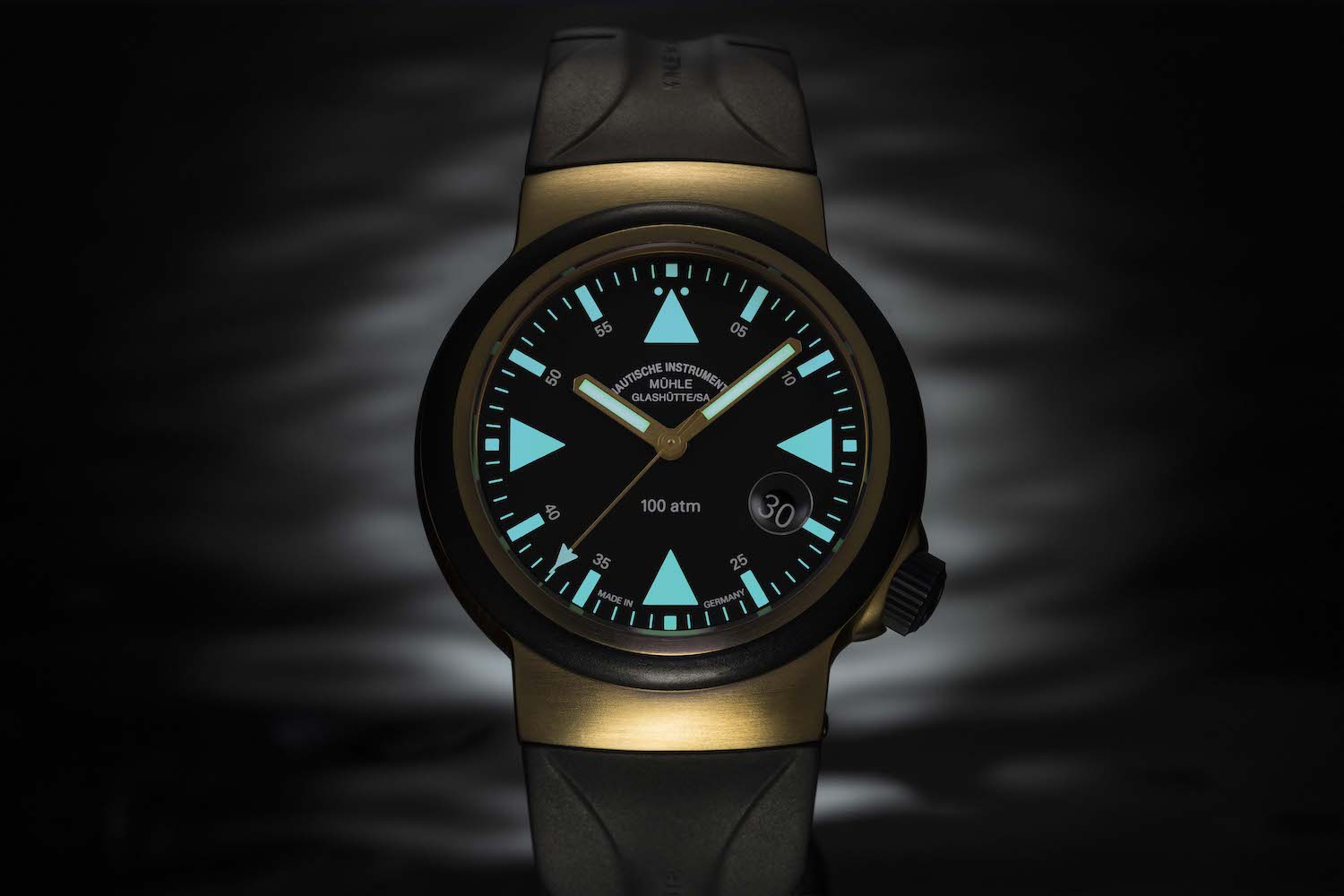 Muhle Glashutte Watch S.A.R. Rescue Timer Gold Special Edition M1-41-09-KB Image 4