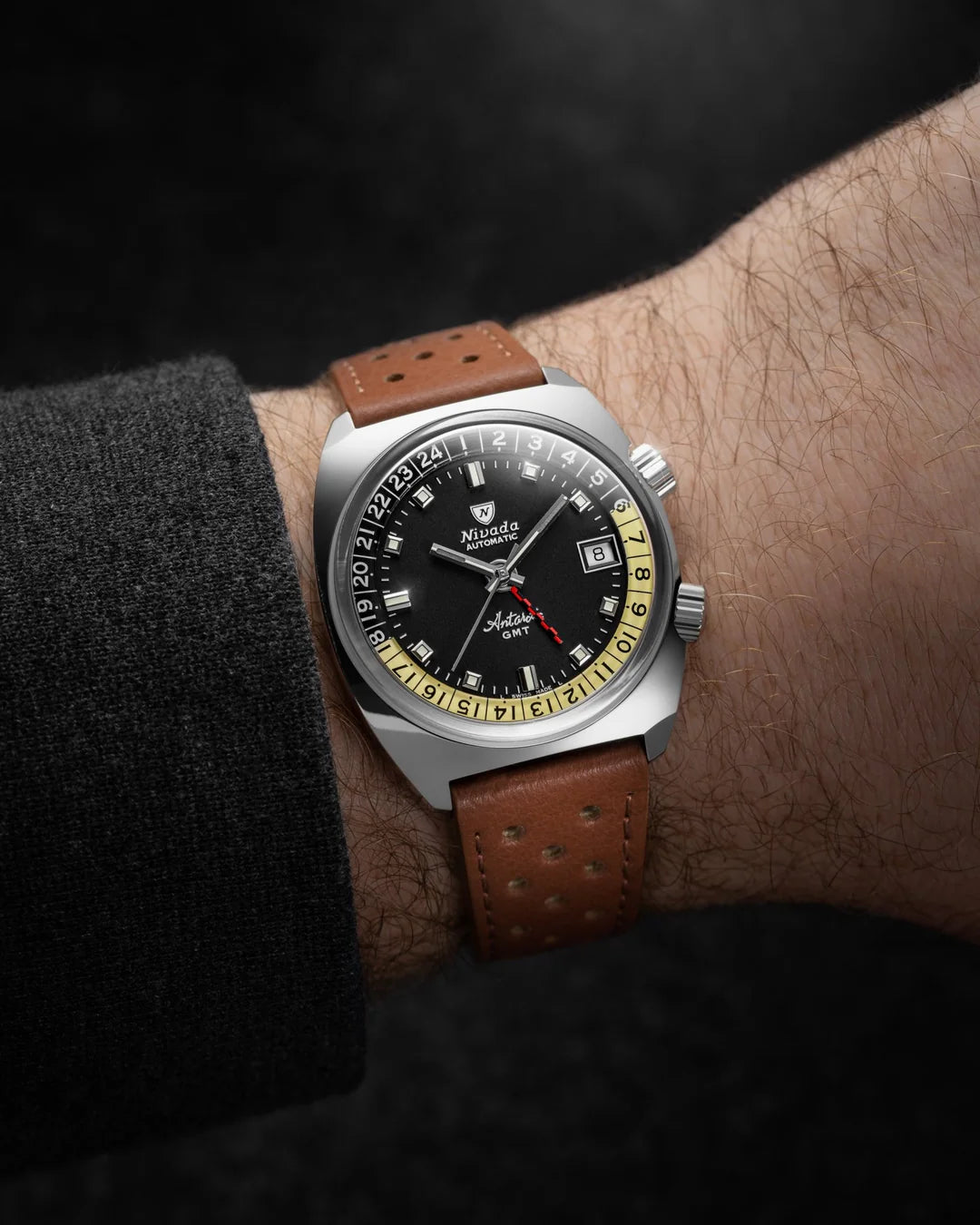 nivada-grenchen-watch-antarctic-gmt-black-32043a23-image1
