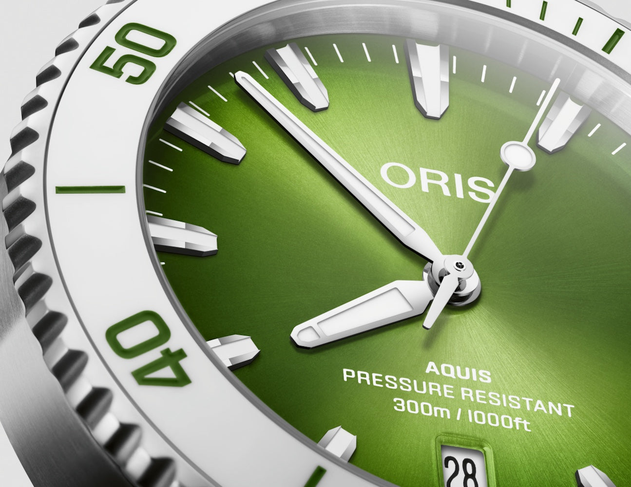 Oris Aquis Date 41.5mm Taste Of Summer Green D 01 733 7787 4137-07 8 22 04PEB Image 3