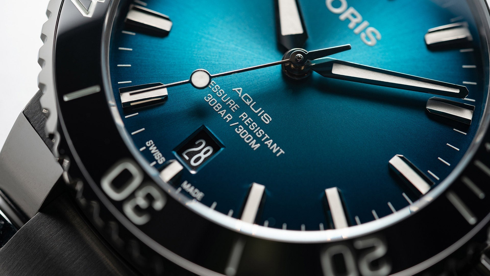 Oris Aquis Date Bracelet 01 733 7732 4155-07 8 21 05PEB Image 3