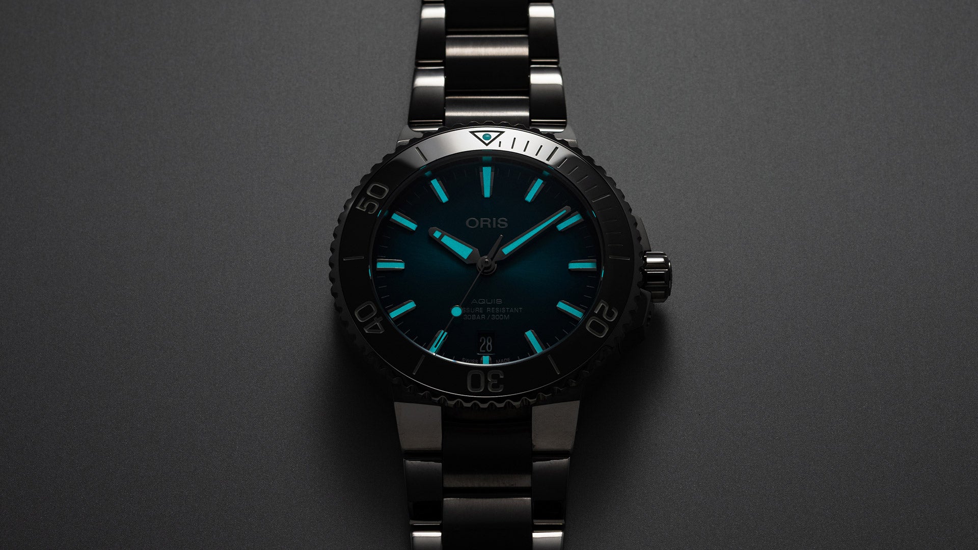 Oris Aquis Date Bracelet 01 733 7732 4155-07 8 21 05PEB Image 4