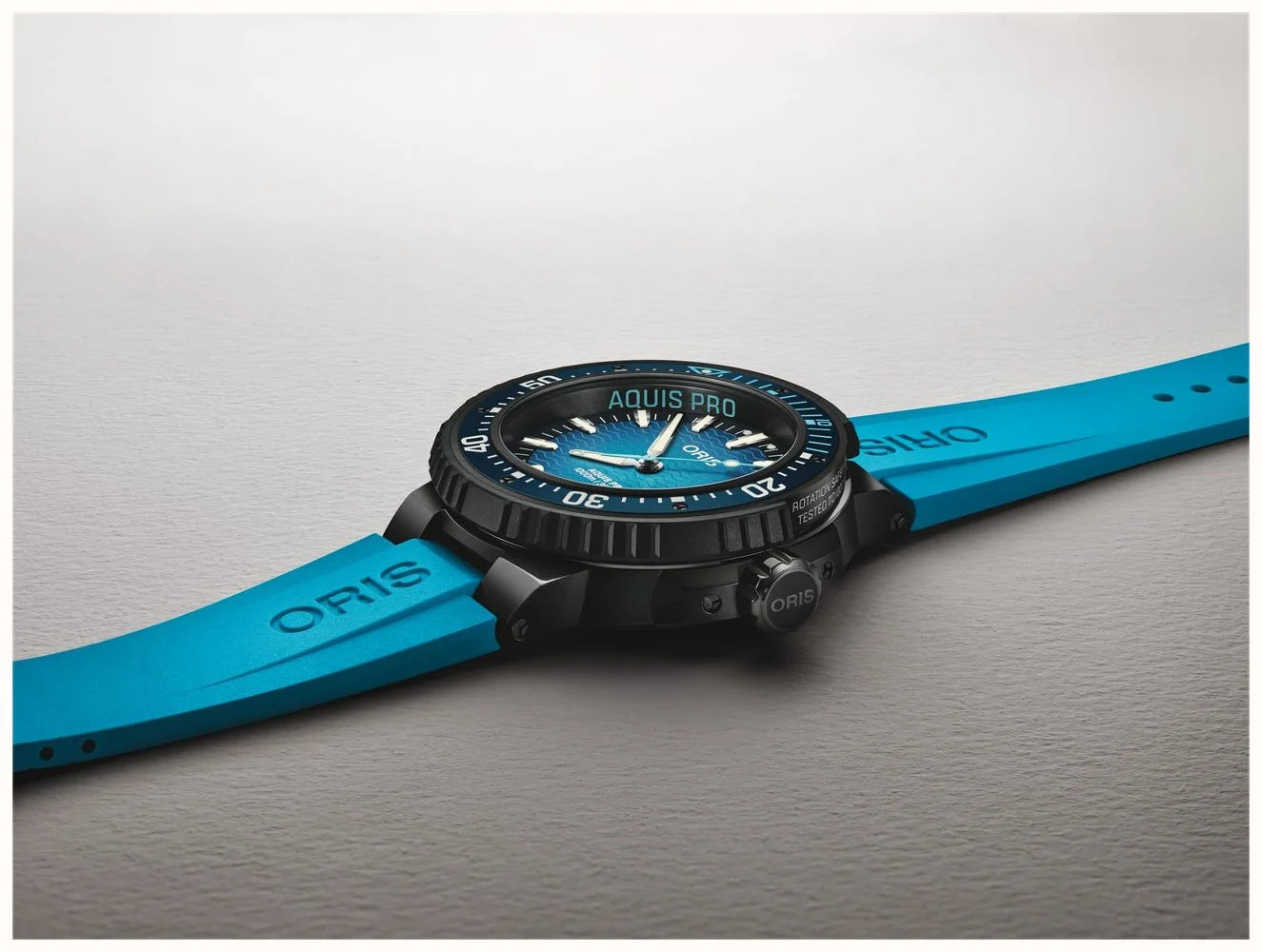 oris-aquis-pro-1000m-watch-01-733-7801-7255-set