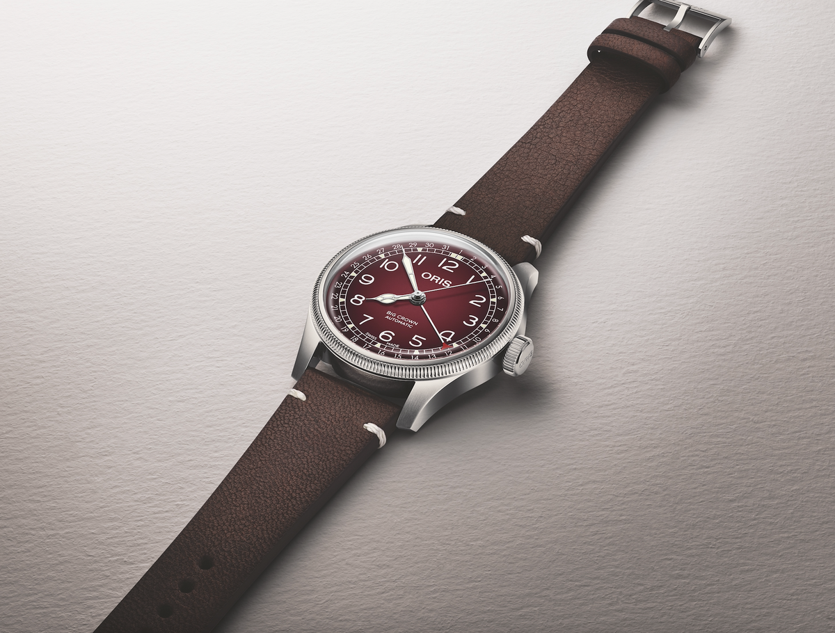 oris-x-cervo-volante-watch-01-754-7785-4038-set-image