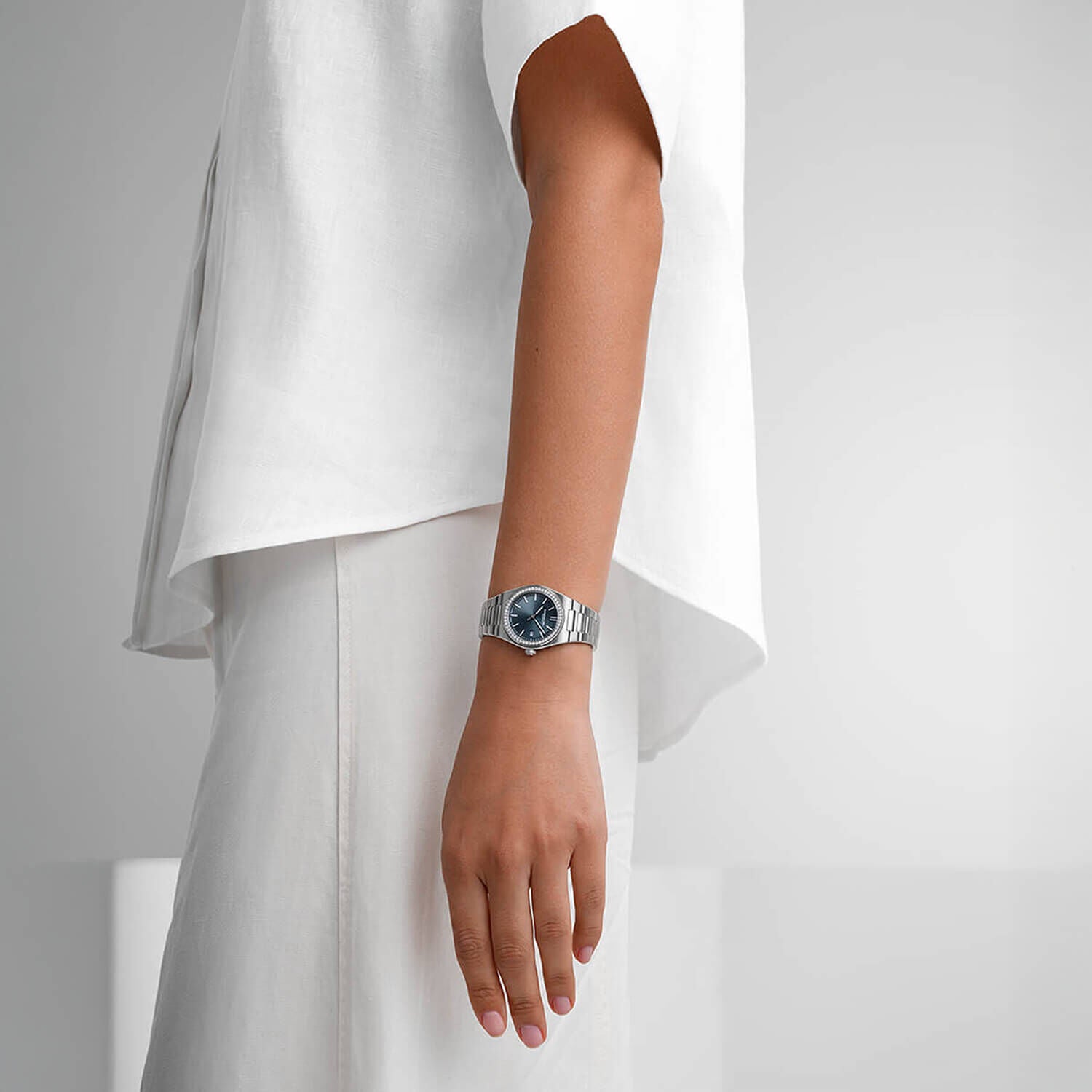raymond-weil-a-r-t-date-ladies-watch-1250-st-52001-image.