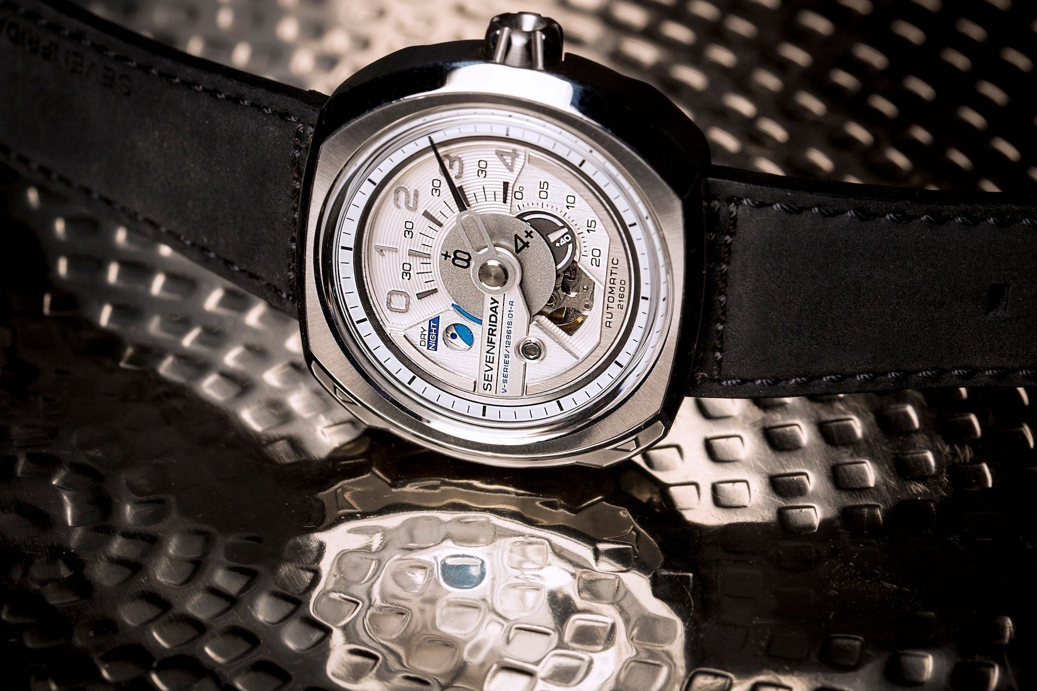 SevenFriday Watch V1/01 Steamer V1/01 Image 7