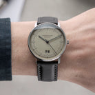 sternglas-naos-38mm-quartz-big-date-watch-s01-nag26-br02-image1