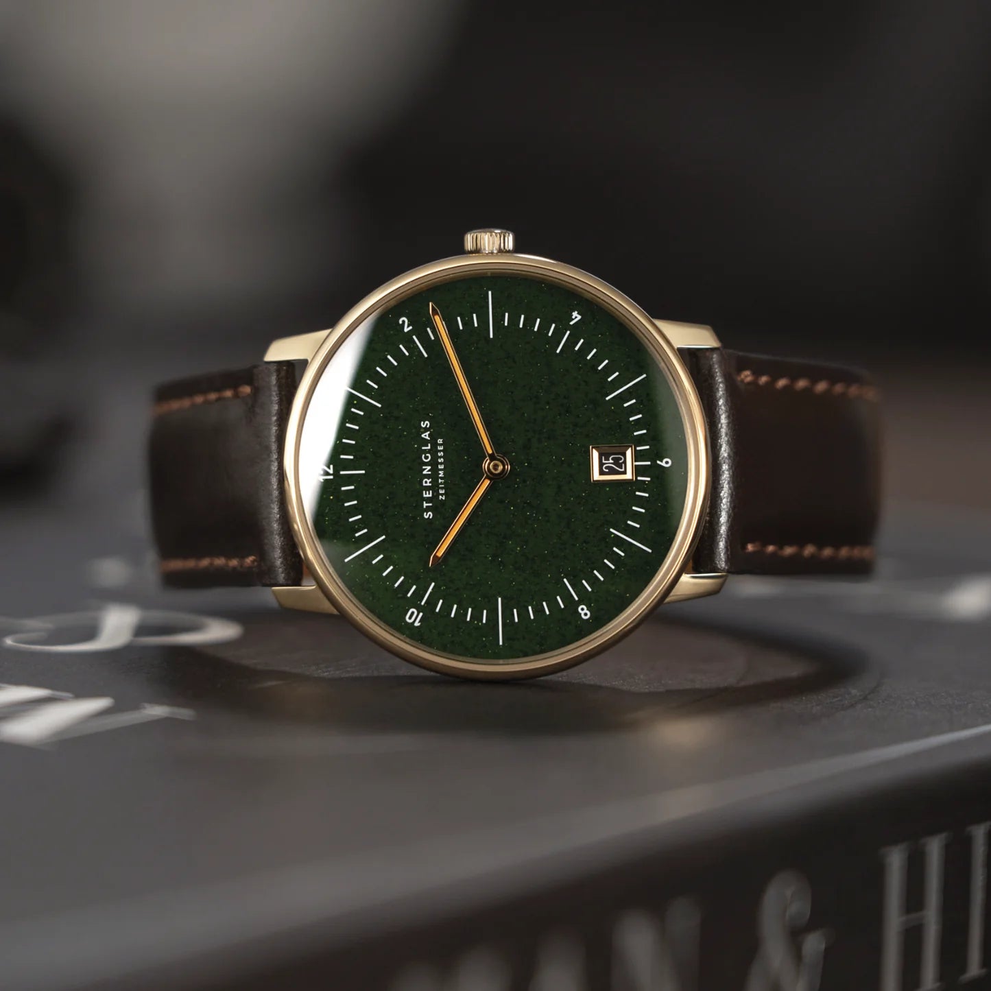 sternglas-naos-edition-aventurin-dark-green-gold-dunkelbraun-watch-s01-nan41-br01-image