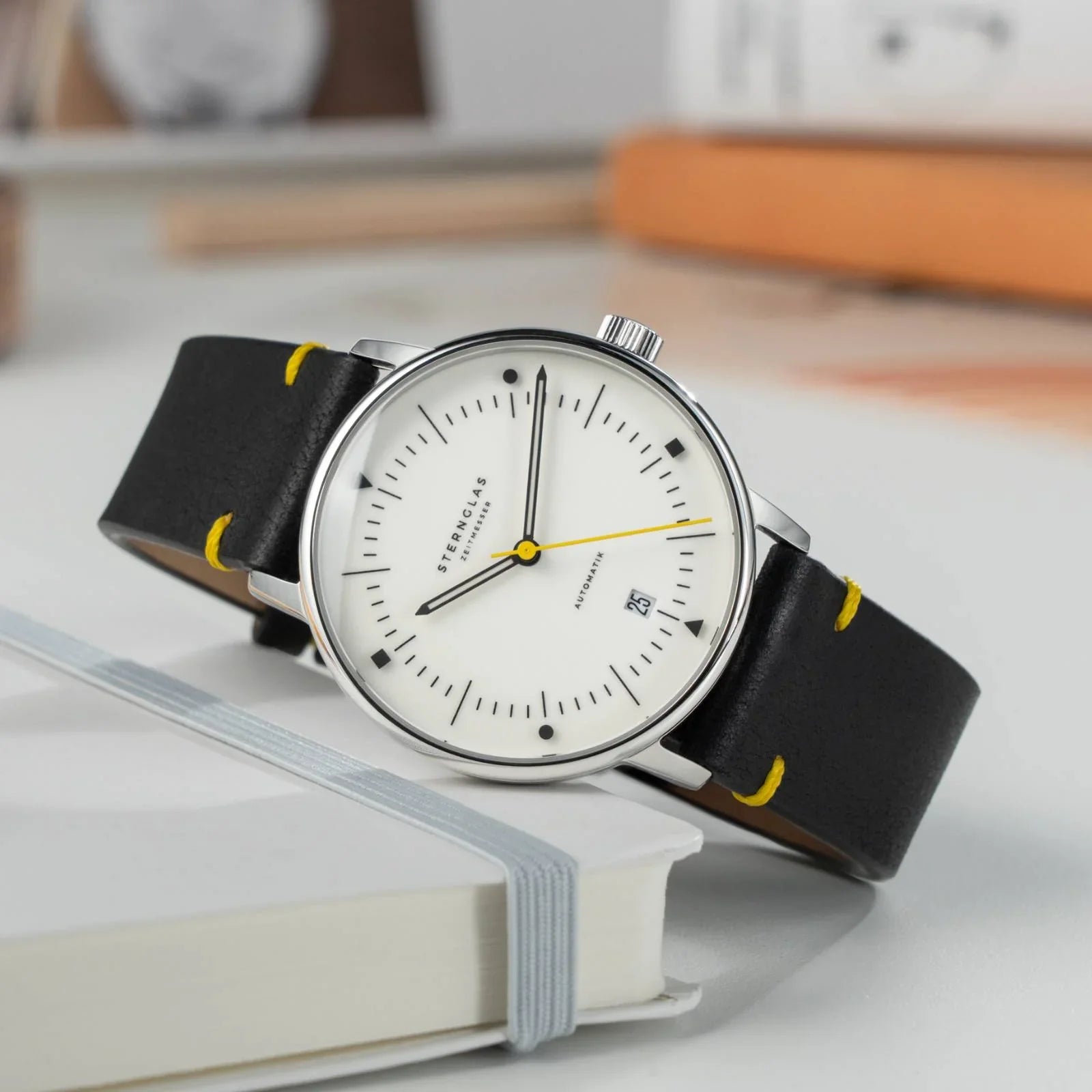 sternglas-naos-edition-bauhaus-x-yellow-watch-s02-nai23-vi22-image