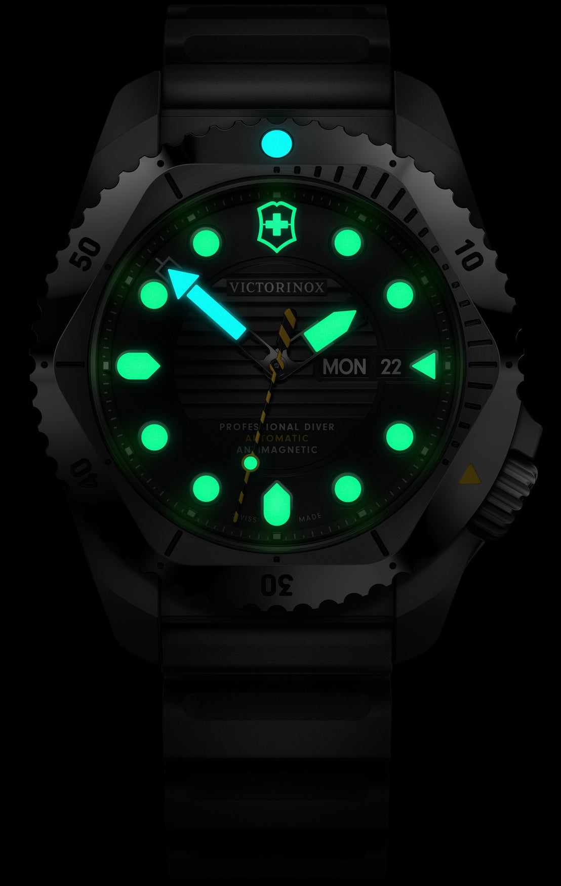 Victorinox Dive Pro Automatic Three Hands Steel Watch 241994 Image 6