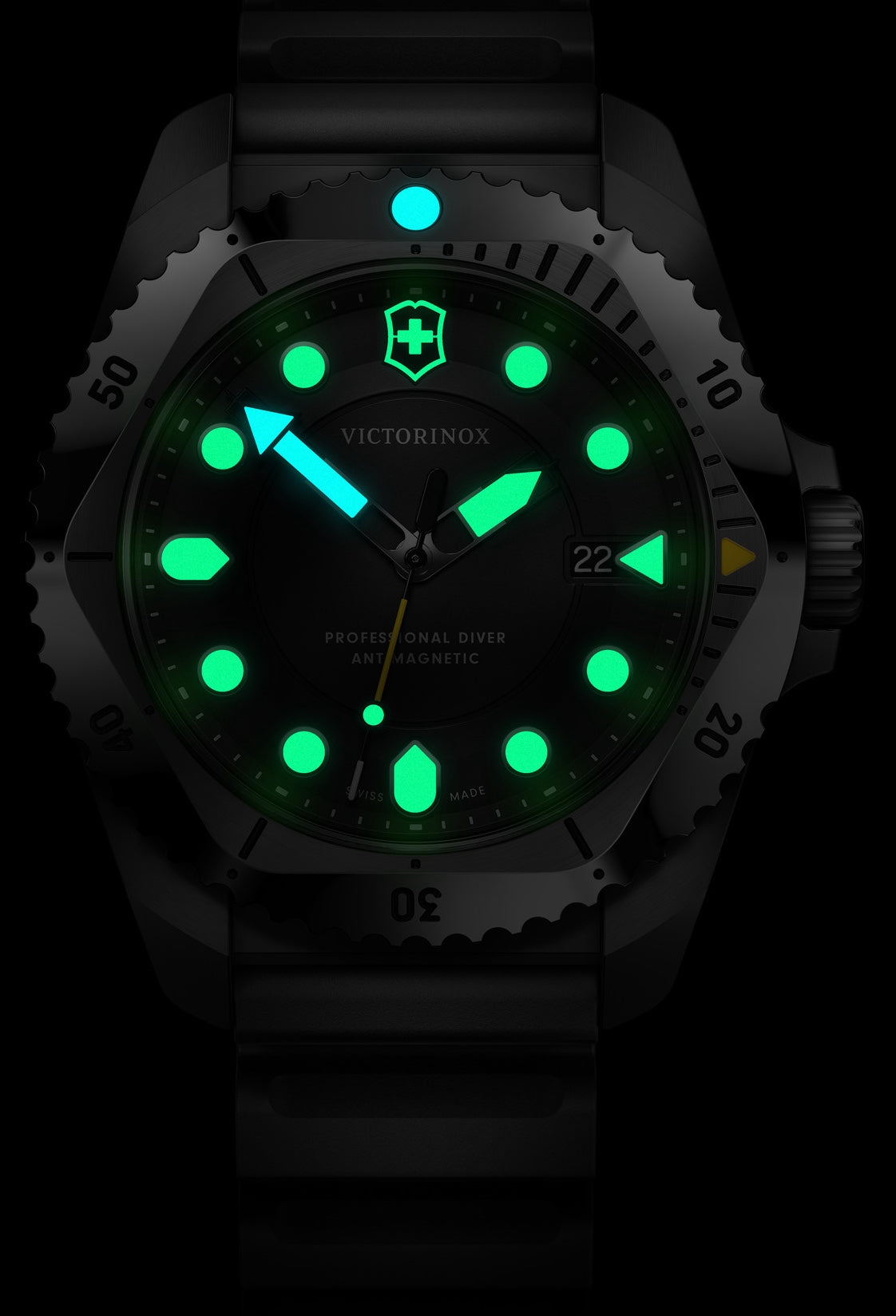 Victorinox Dive Pro Quartz Three Hands Steel Watch 241990 Image 6