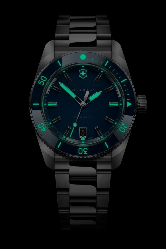 victorinox-maverick-39mm-automatic-watch-242106-image