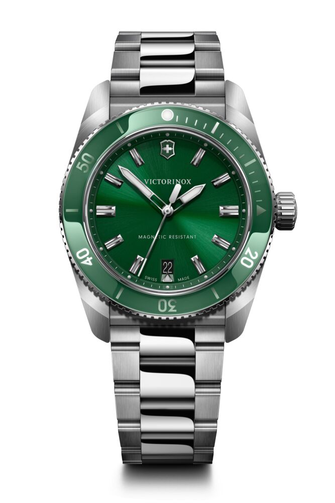  victorinox-maverick-39mm-quartz-watch-242096