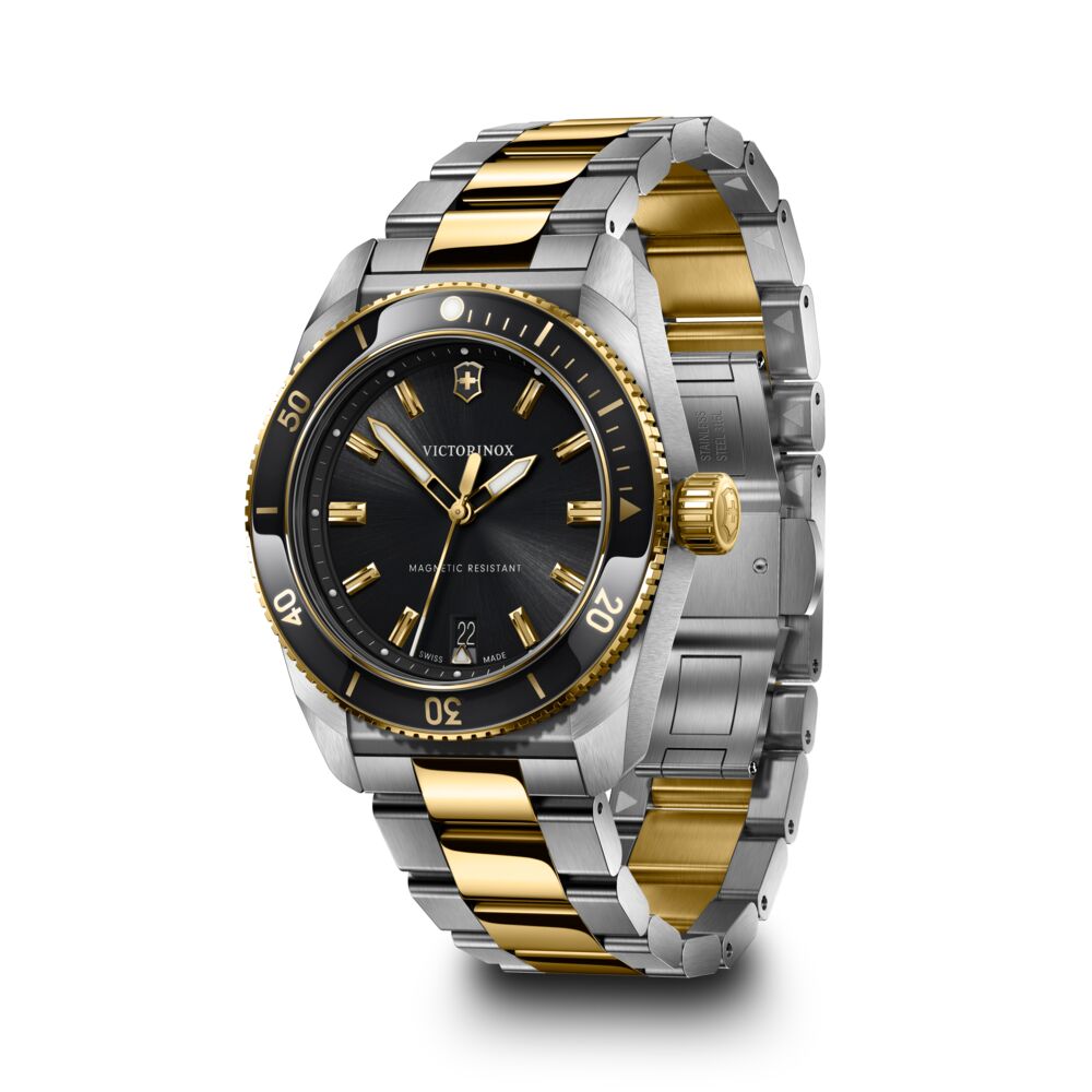 victorinox-maverick-39mm-quartz-watch-242102