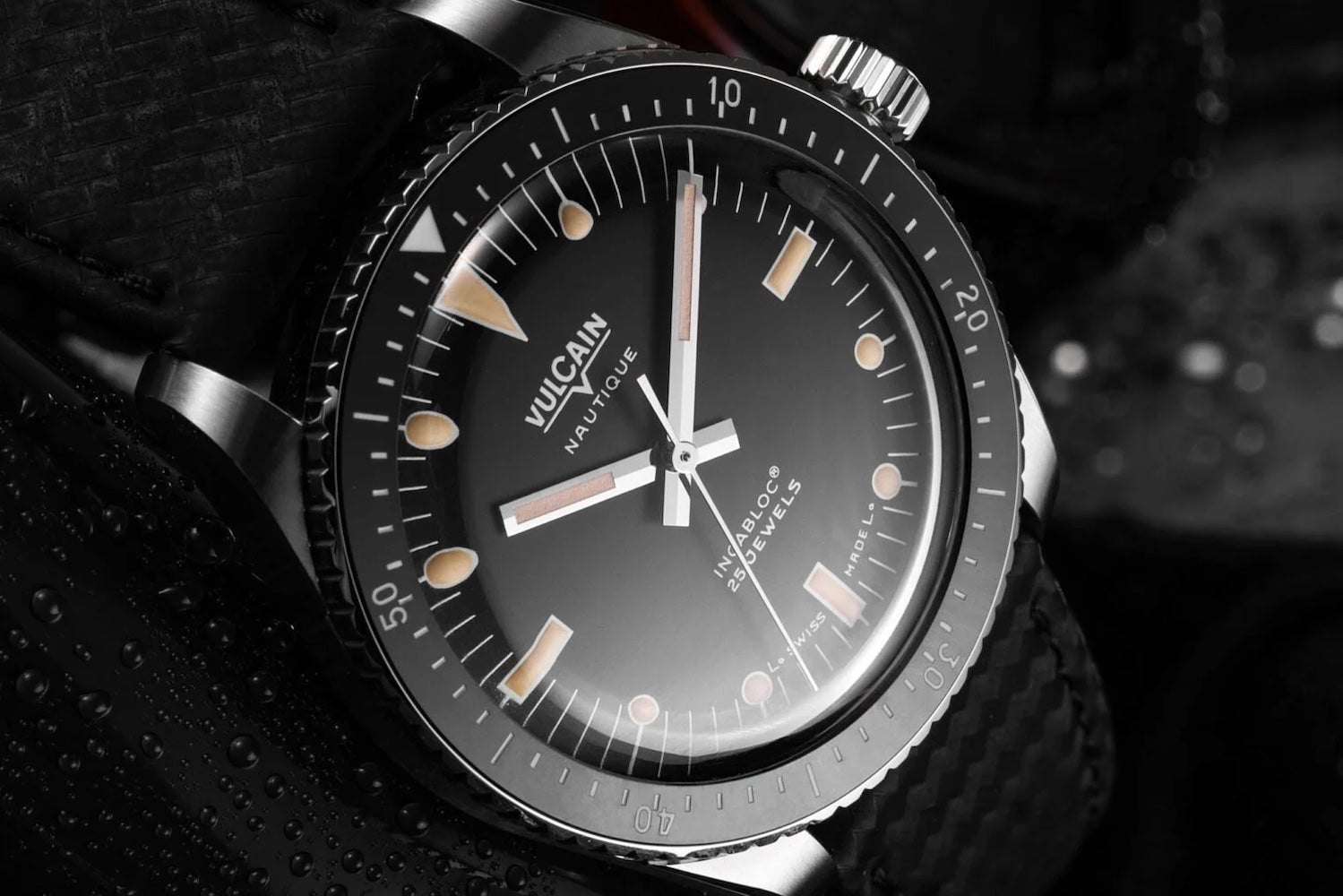 Vulcain Skindiver Black Leather Watch 660170A07.BAC201 Image 5
