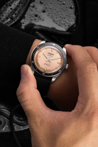 Vulcain Skindiver Nautique Salmon Rubber Limited Edition Watch 660170B87.BAR200 Image 4